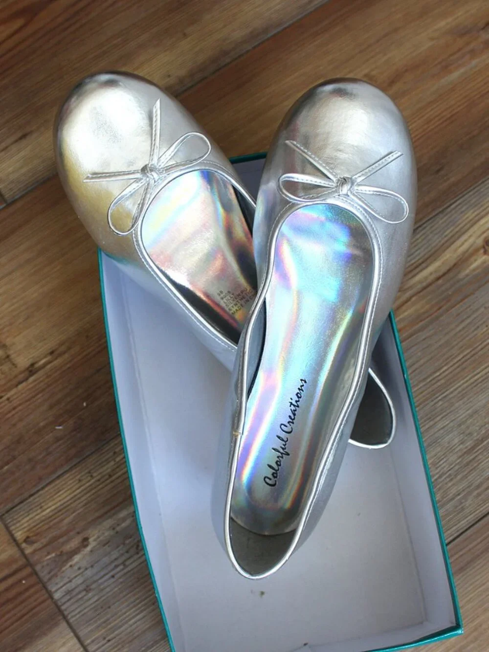 Colorful Creations Silver Metallic Bow Ballet Flats Shoes Women's Sz 7.5